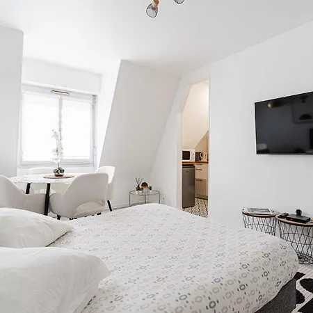 Bright 3p - Close To *