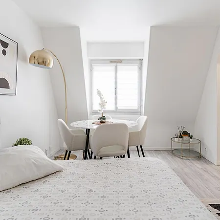 Bright 3p - Close To *