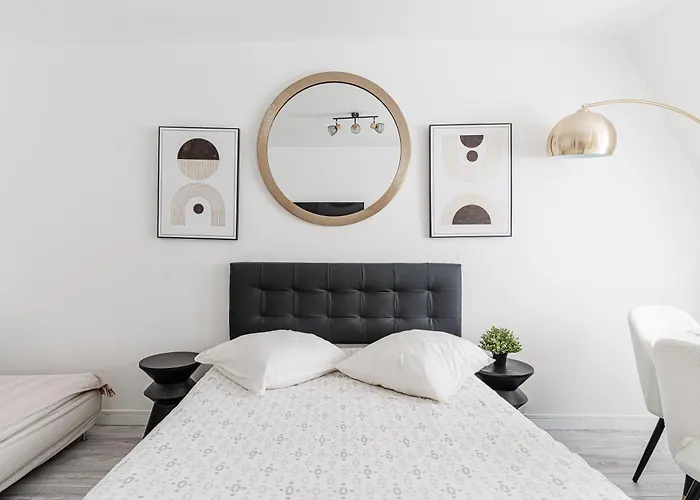 Bright 3p - Close To *